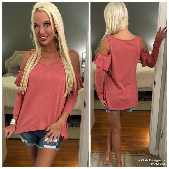 LAST 1! 🛍Pretty Ruffle Hi Lo Cold Shoulder Top! - Picture 4 of 7
